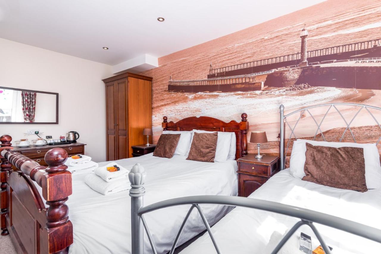 Riviera Guesthouse ويتبي المظهر الخارجي الصورة
