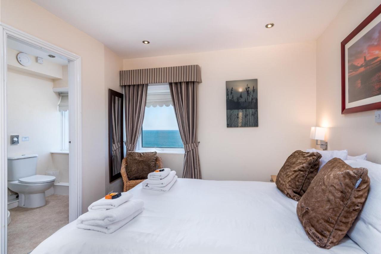 Riviera Guesthouse ويتبي المظهر الخارجي الصورة
