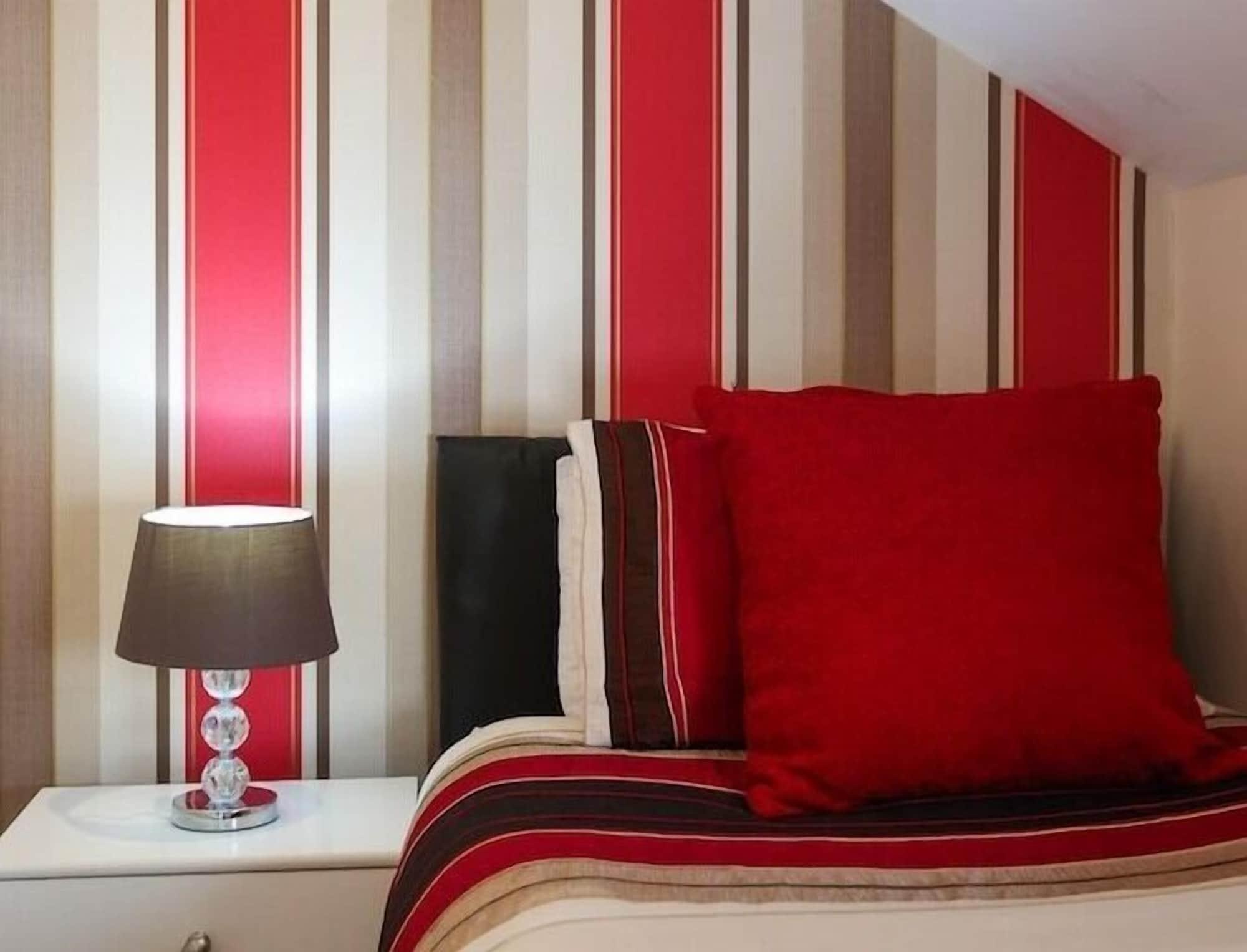 Riviera Guesthouse ويتبي المظهر الخارجي الصورة