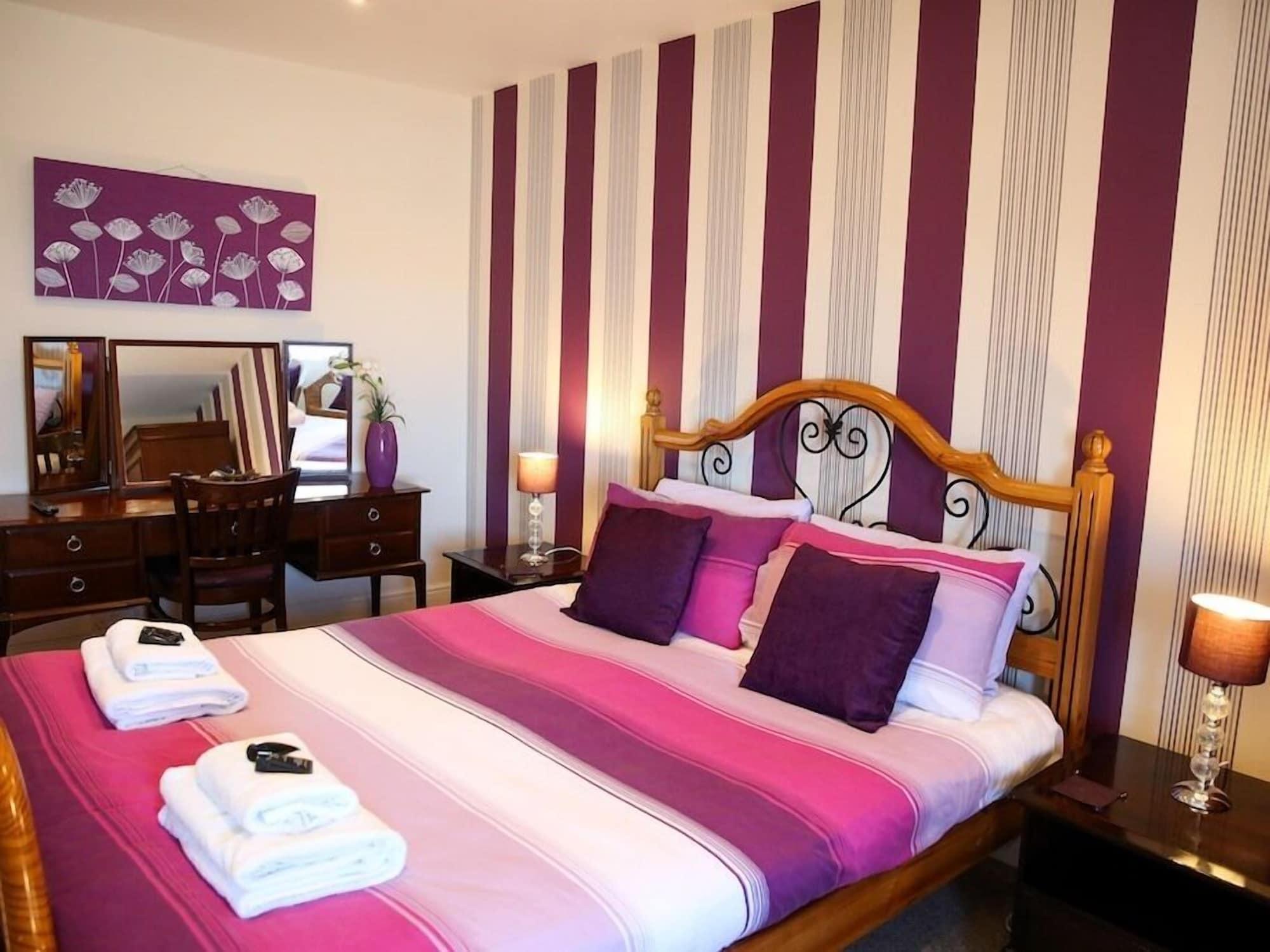 Riviera Guesthouse ويتبي المظهر الخارجي الصورة