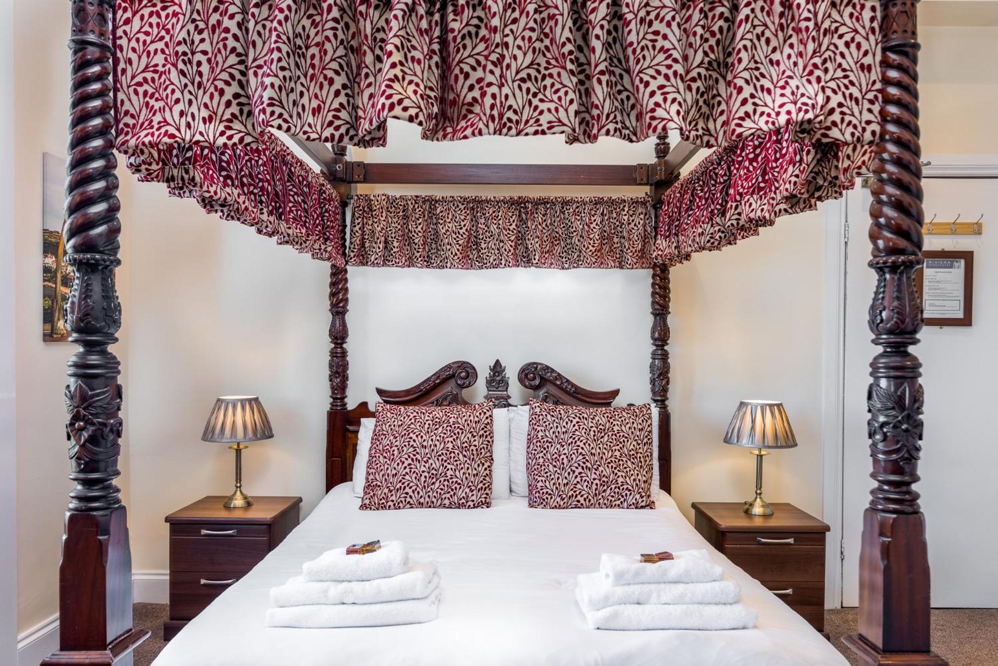 Riviera Guesthouse ويتبي المظهر الخارجي الصورة
